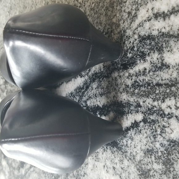 ***Sold*** Comfort Plus Classic Black Low Heel Sz 7 - Picture 2 of 8